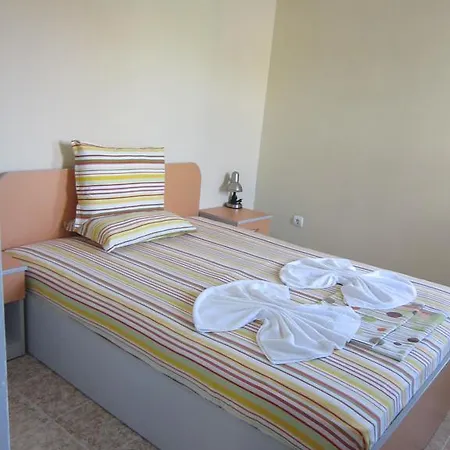 Siesta Πανσιόν *