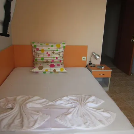 Siesta Πανσιόν *